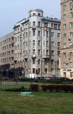 Moskau, Burdenko 8. Kandinsky lebte hier von 1915–1921.