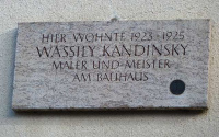 Gedenktafel am Wohnhaus Kandinskys in Weimar