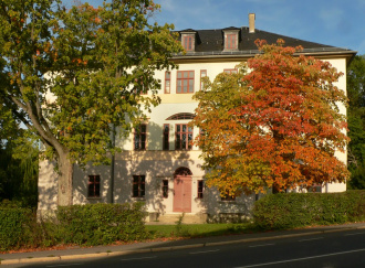 Die frontale Ansicht der Altenburg 