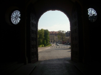 Blick vom Schloss zur Musikschule und dem Carl-August-Denkmal